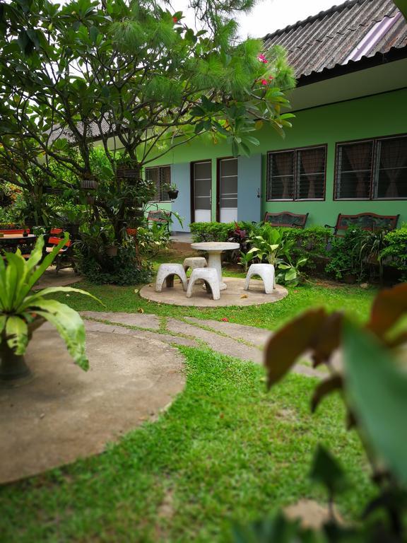 Baan Bua Guest House Csiangraj Kültér fotó