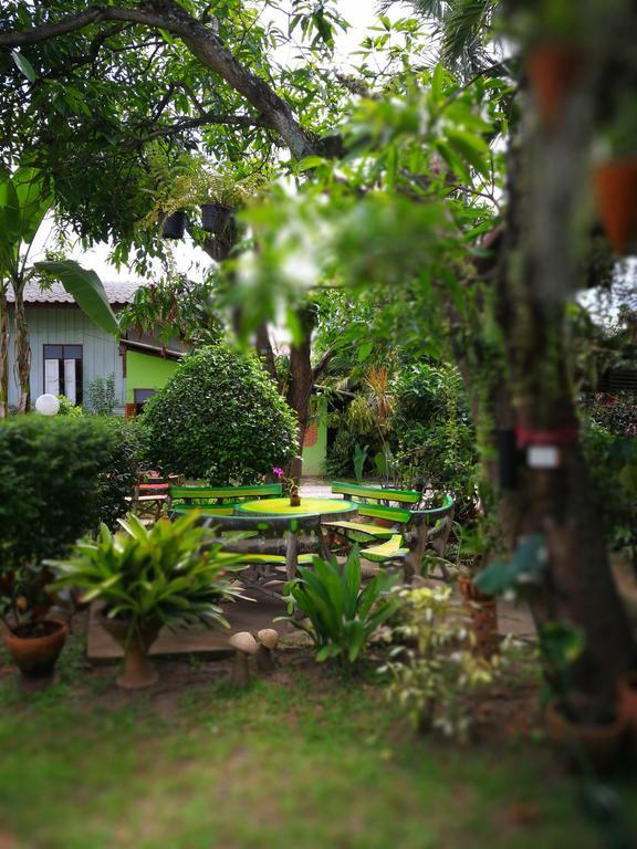 Baan Bua Guest House Csiangraj Kültér fotó
