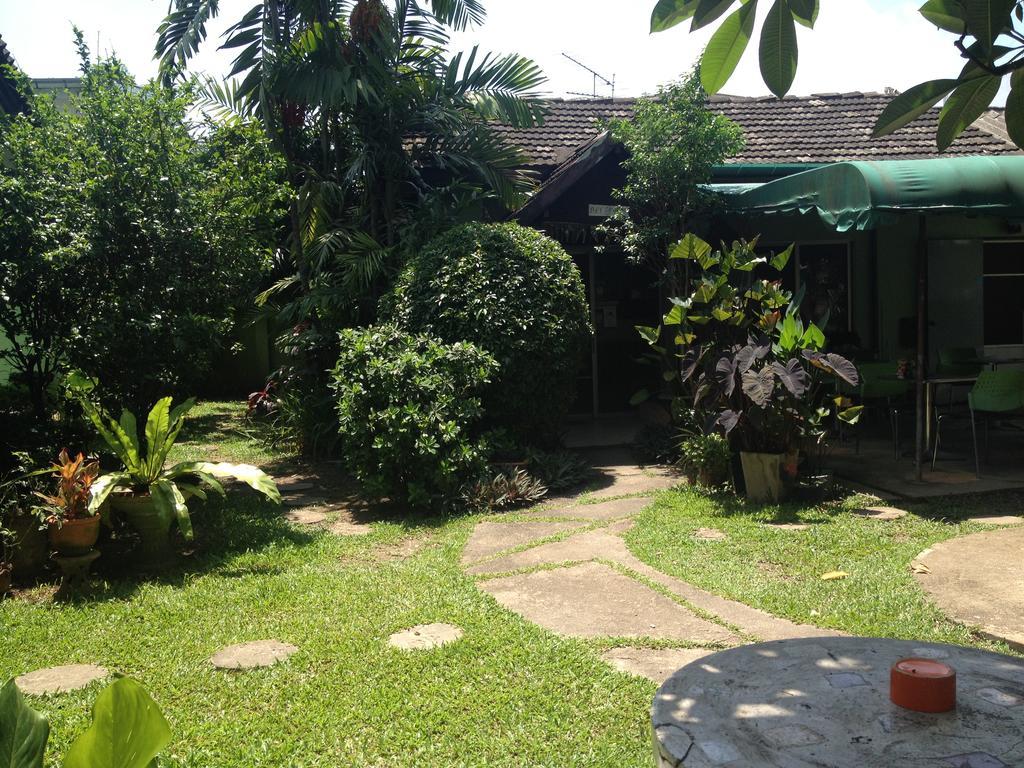 Baan Bua Guest House Csiangraj Kültér fotó