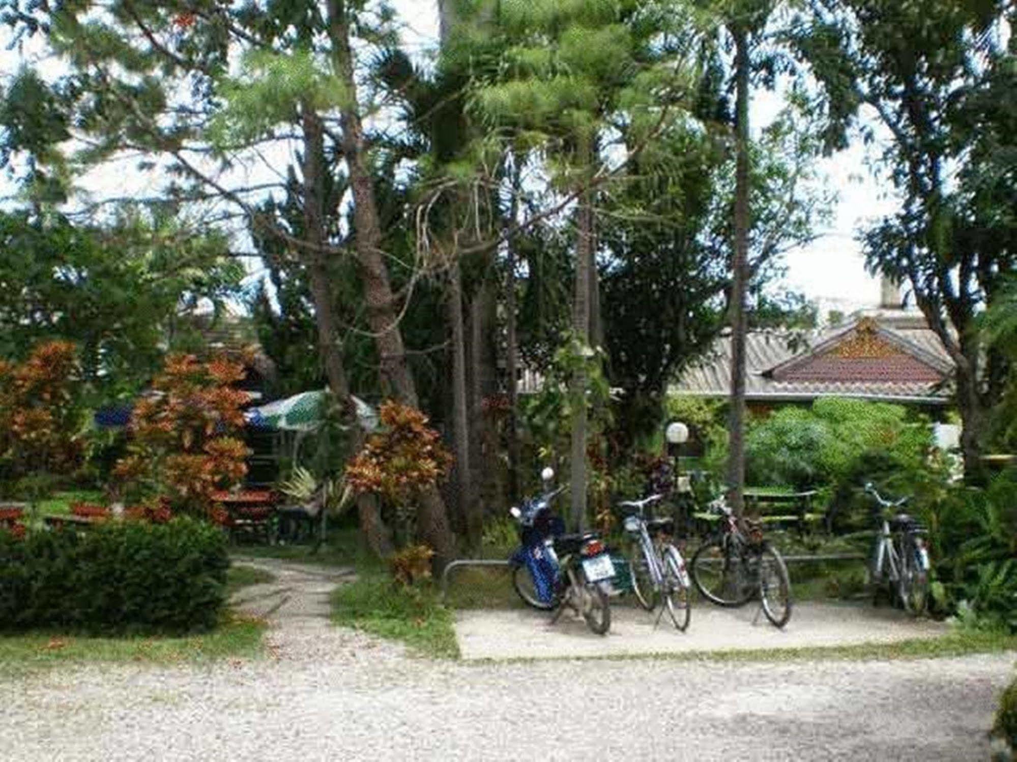Baan Bua Guest House Csiangraj Kültér fotó
