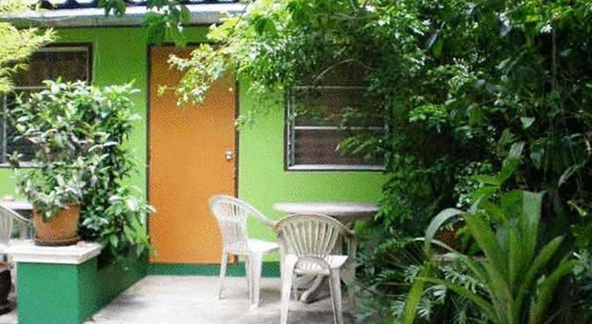Baan Bua Guest House Csiangraj Kültér fotó