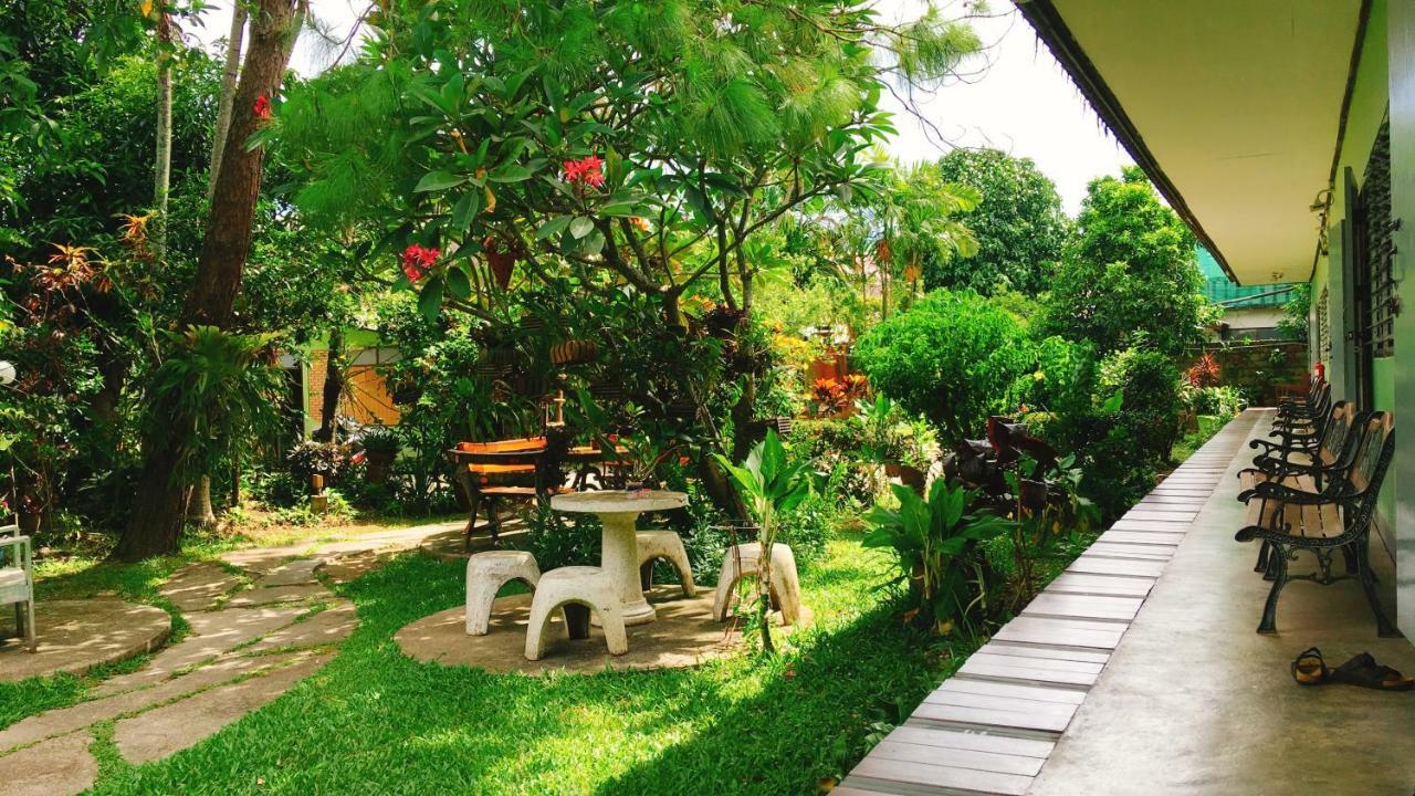 Baan Bua Guest House Csiangraj Kültér fotó